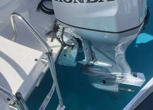 PRUA AL VENTO - JAGUAR 570 OPEN - 9