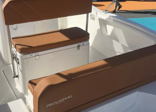 PRUA AL VENTO - JAGUAR 570 OPEN - 10