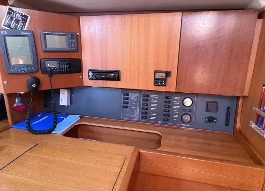 DUFOUR YACHTS - DUFOUR 385 - 8