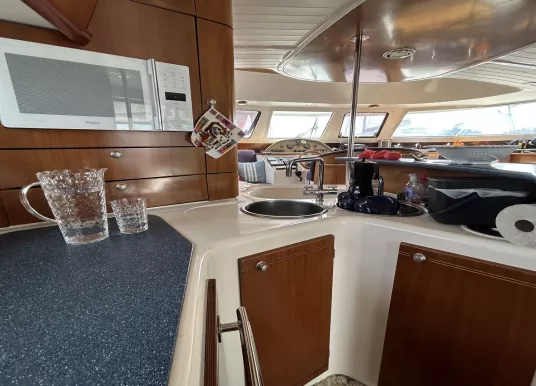 FOUNTAINE PAJOT - CUMBERLAND 44 - 9