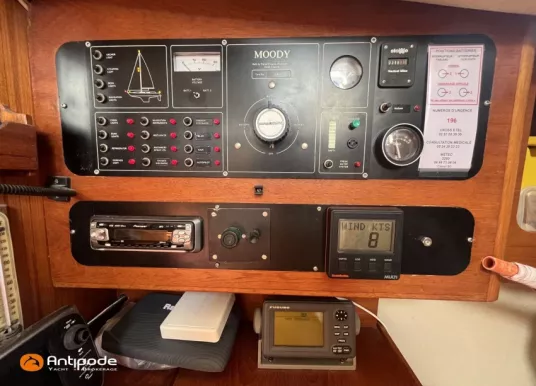 MARINE PROJECT - MOODY 376 - 26