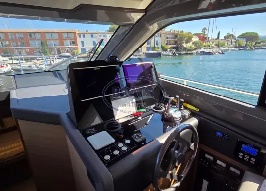 FERRETTI - 450 Fly - 9