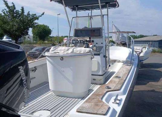 BOSTON WHALER - OUTRAGE 21 - 3