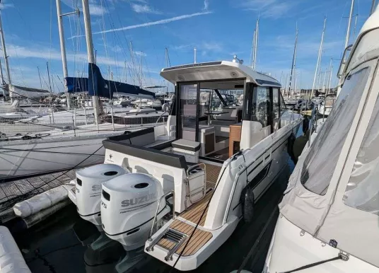 JEANNEAU - MERRY FISHER 895