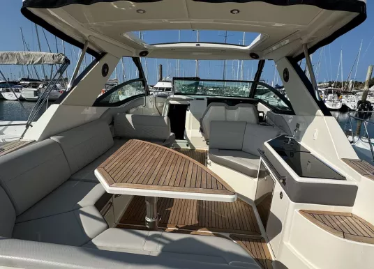 SEA RAY - SUNDANCER 320 OUTBOARD - 16