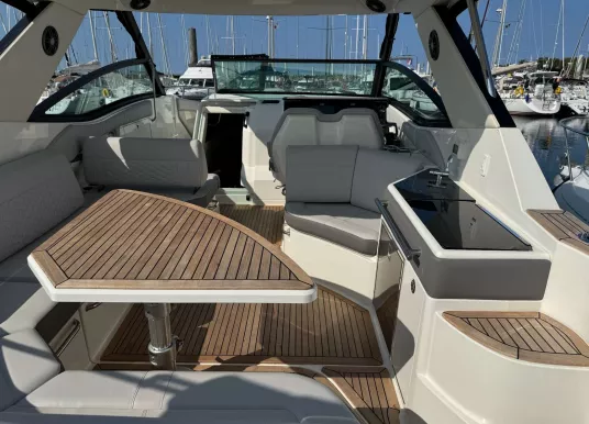 SEA RAY - SUNDANCER 320 OUTBOARD - 17