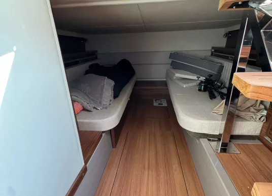 SEA RAY - SUNDANCER 320 OUTBOARD - 8
