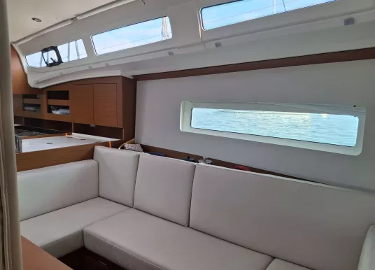 JEANNEAU - SUN ODYSSEY 380 - 12