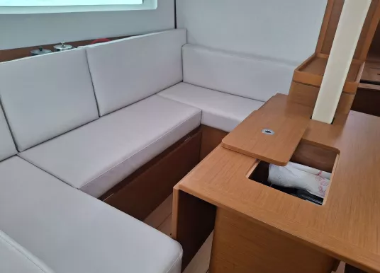 JEANNEAU - SUN ODYSSEY 380 - 13