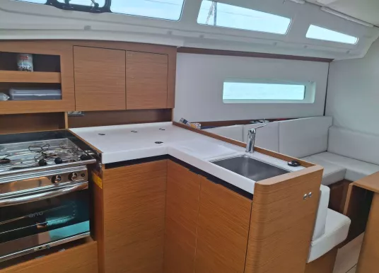 JEANNEAU - SUN ODYSSEY 380 - 8