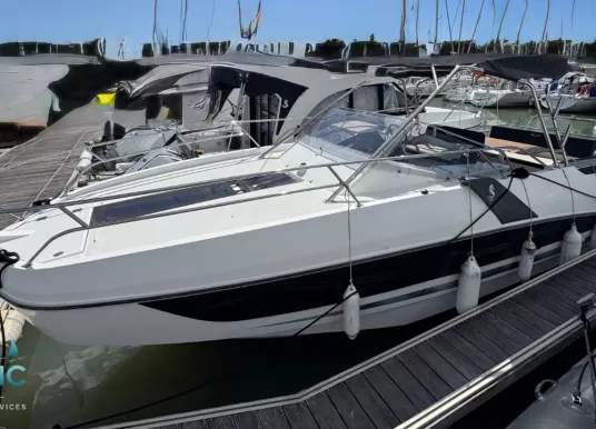 BENETEAU - FLYER 8.8 SUNDECK