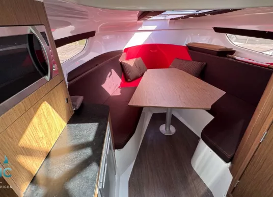 BENETEAU - FLYER 8.8 SUNDECK - 17