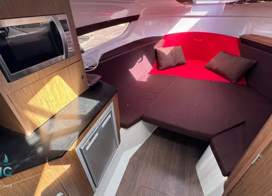 BENETEAU - FLYER 8.8 SUNDECK - 18