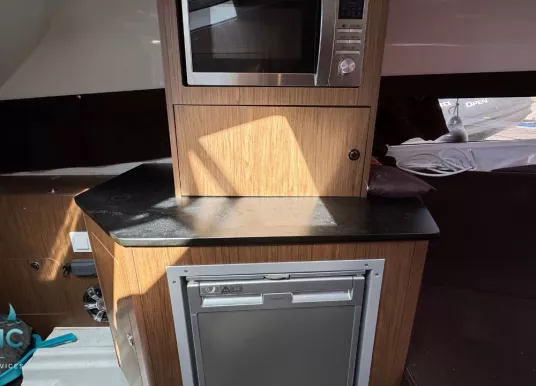 BENETEAU - FLYER 8.8 SUNDECK - 19