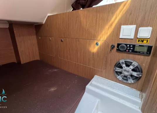 BENETEAU - FLYER 8.8 SUNDECK - 21