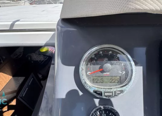 BENETEAU - FLYER 8.8 SUNDECK - 8