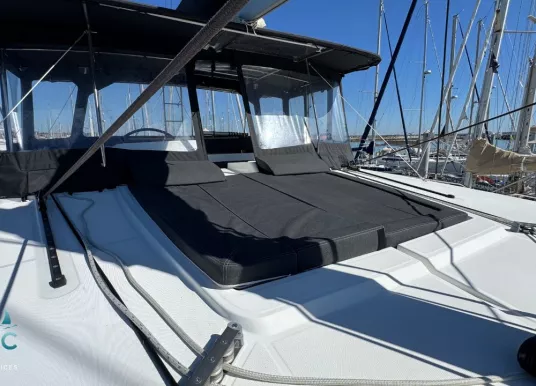LAGOON - 450 F - 13