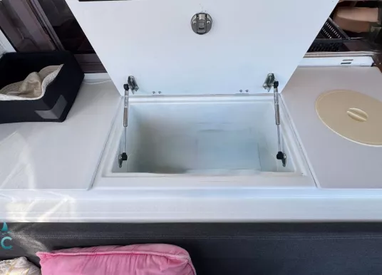 LAGOON - 450 F - 21