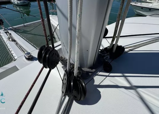 LAGOON - 450 F - 58