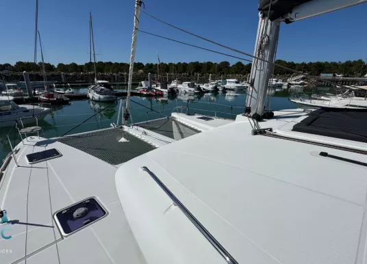 LAGOON - 450 F - 8
