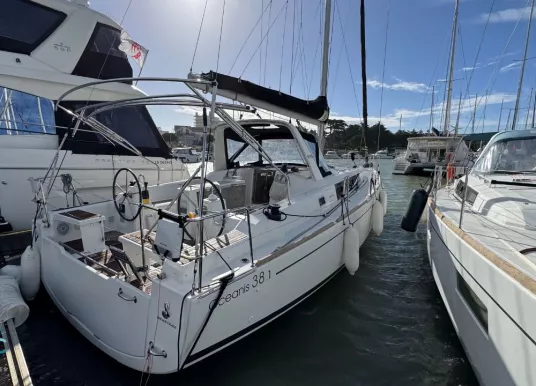 BENETEAU - OCEANIS 38.1 - 2
