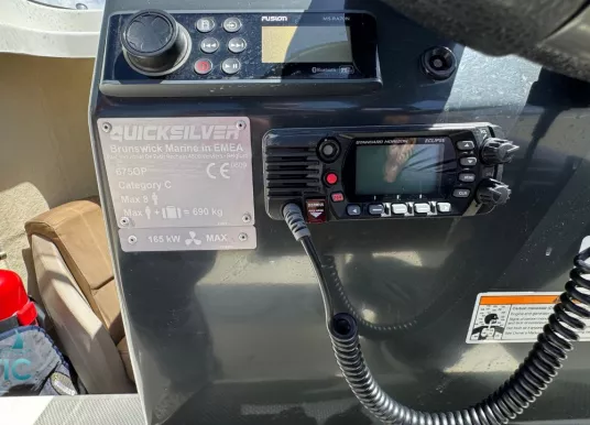 QUICKSILVER - ACTIV 675 OPEN - 11