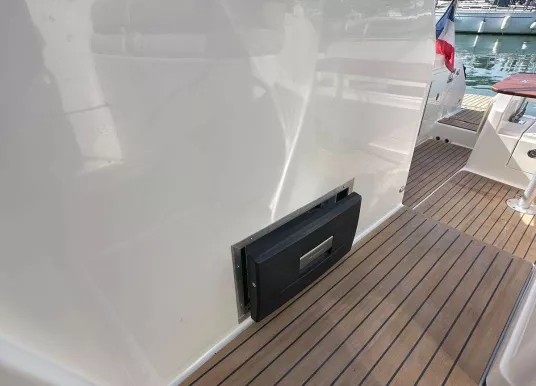 QUICKSILVER - ACTIV 875 SUNDECK - 9
