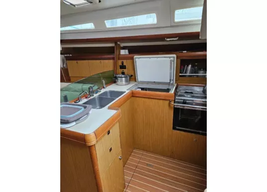 JEANNEAU - Sun Odyssey 42 - 3