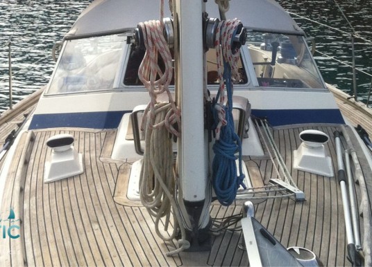 HALLBERG RASSY - 36 - 3