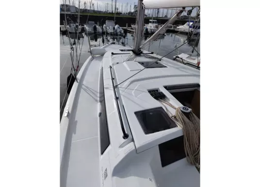 DUFOUR YACHTS - DUFOUR 37 - 4