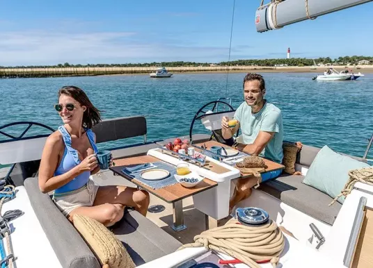 DUFOUR YACHTS - DUFOUR 37 - 10