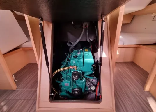 DUFOUR YACHTS - DUFOUR 430 - 10