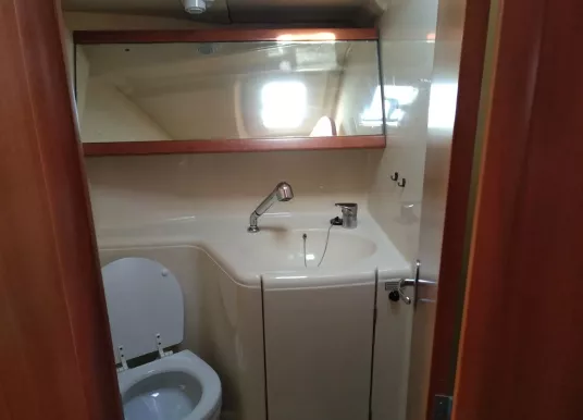 DUFOUR YACHTS - DUFOUR 385 - 10