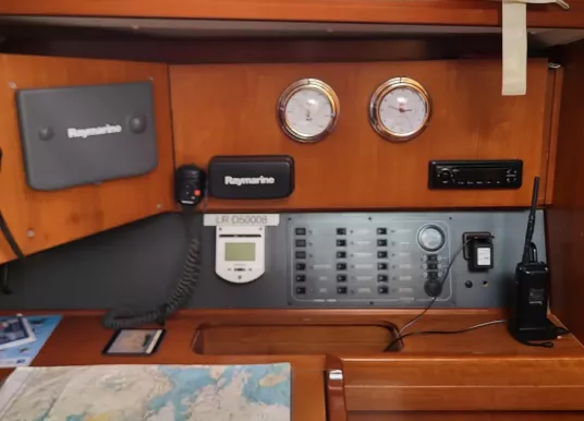 DUFOUR YACHTS - DUFOUR 365 - 7