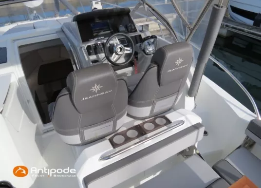 JEANNEAU - CAP CAMARAT 9.0 WA - 19