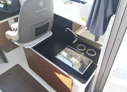 JEANNEAU - MERRY FISHER 695 - 8