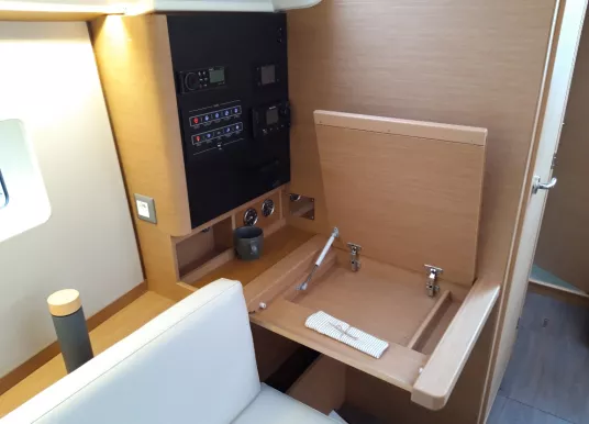 JEANNEAU - SUN ODYSSEY 380 - 19