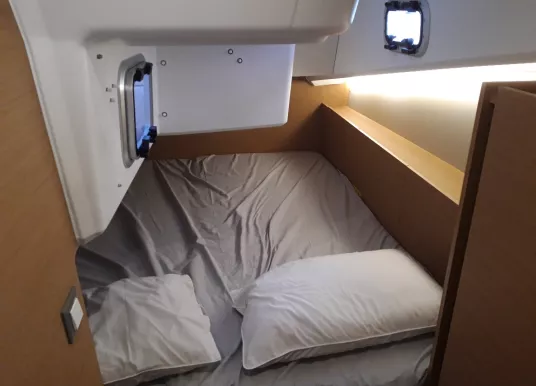 JEANNEAU - SUN ODYSSEY 380 - 10