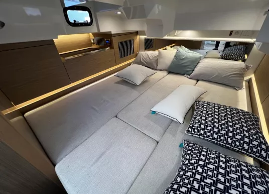 JEANNEAU - CAP CAMARAT 10.5 CC - 17