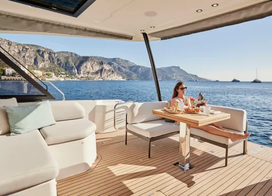 PRESTIGE YACHTS - PRESTIGE M48 - 13