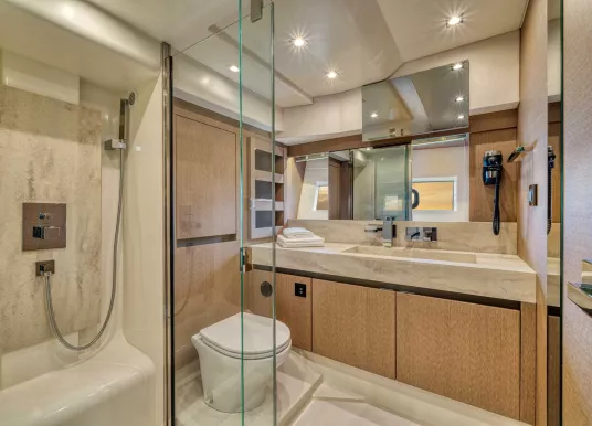 PRESTIGE YACHTS - PRESTIGE 690 FLYBRIDGE - 15