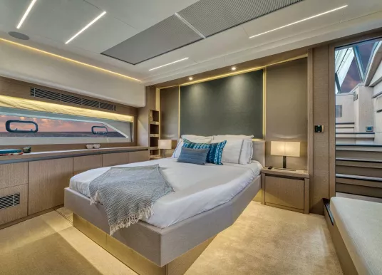 PRESTIGE YACHTS - PRESTIGE 690 FLYBRIDGE - 16