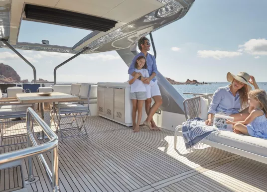 PRESTIGE YACHTS - PRESTIGE 690 FLYBRIDGE - 7