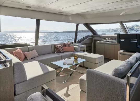 PRESTIGE YACHTS - PRESTIGE 690 FLYBRIDGE - 10