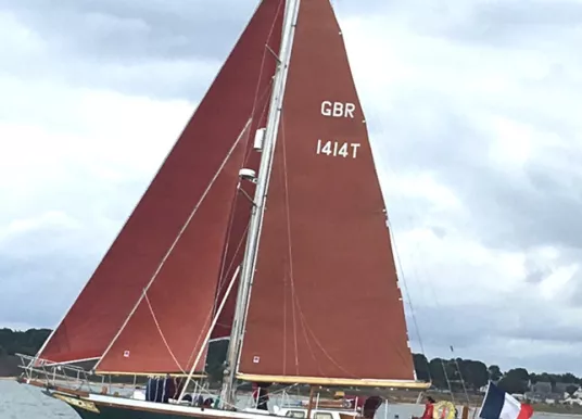 JOHN SEARS - CUTTYHUNK 41 - 41