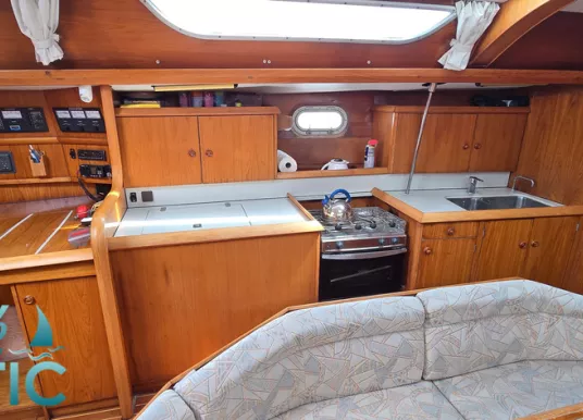 JEANNEAU - SUN ODYSSEY 42.2 - 9