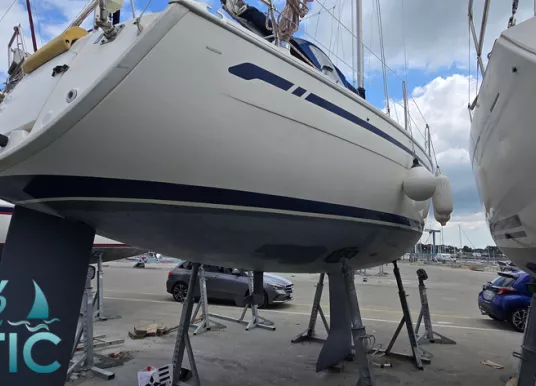 BAVARIA YACHTS - BAVARIA 31 CRUISER - 19