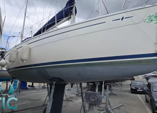 BAVARIA YACHTS - BAVARIA 31 CRUISER - 25