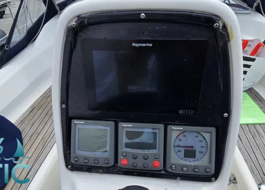 BAVARIA YACHTS - BAVARIA 31 CRUISER - 8