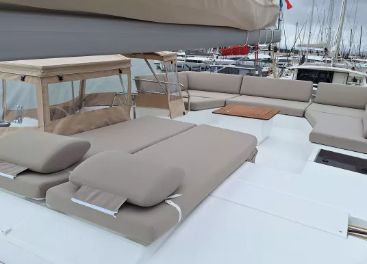 FOUNTAINE PAJOT - AURA 51 - 2